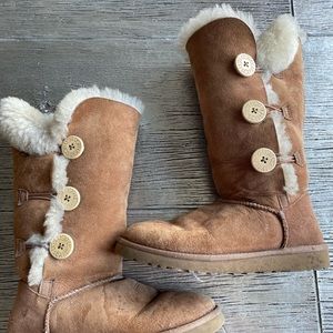 UGG boots barely worn. Woman’s 7